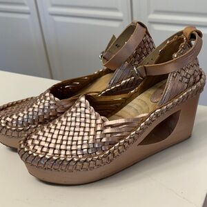 Free People, size 39, Women's Woven Leather Metallic Platform Sandals